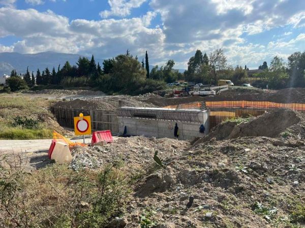 Σε εξέλιξη η κατασκευή της νέας οδογέφυρας στον Ξηριά στο ύψος του Ιδρύματος «Άσπρες Πεταλούδες»