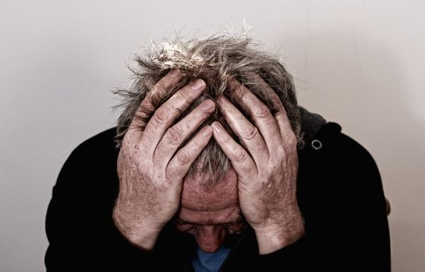 Οι πρωτογενείς πονοκέφαλοι συνδέονται με φλεγμονή του αυχένα, δείχνει μελέτη ερευνητών