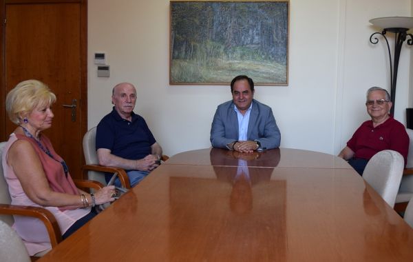 Επίσκεψη της ένωσης προσώπων "Φίλοι του Γ.Ν. Καρδίτσας" στο Δήμαρχο Καρδίτσας Β. Τσιάκο