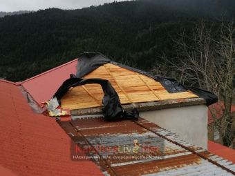 «Ξήλωσε» σκεπές στη Φυλακτή ο δυνατός αέρας (+Φωτο)