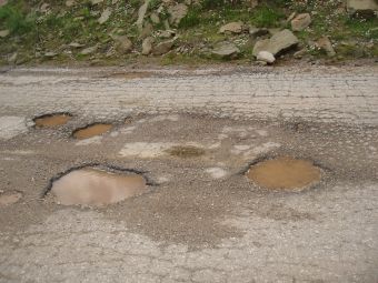 Μενέλαος Παπαδημητρίου: "O δρόμος Καρδίτσας - Άρτας κόσκινο σε όλο του το μήκος…."