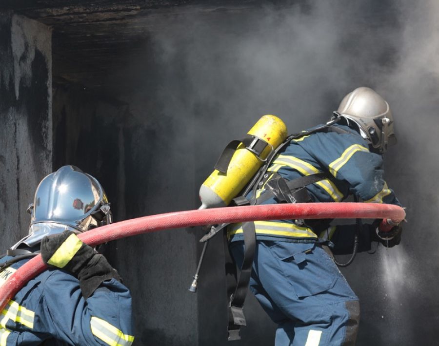 Λάρισα: Μεγάλη πυρκαγιά στην Αγιά