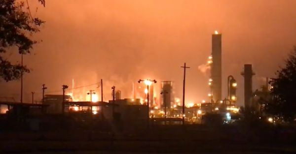 Τέξας: Έκρηξη σε εργοστάσιο χημικών (+Βίντεο)