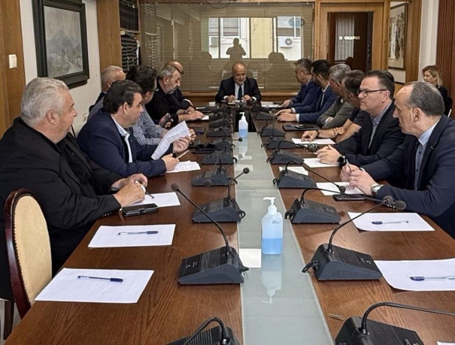 Επίσκεψη του Ευρωβουλευτή Δημ. Τσιόδρα στο Επιμελητήριο Καρδίτσας