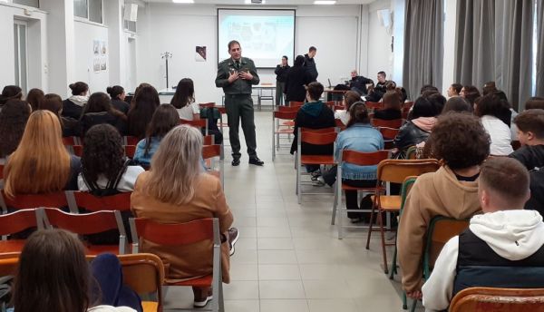 Ενημέρωση μαθητών του 2ου ΓΕΛ Καρδίτσας για τις Στρατιωτικές Σχολές