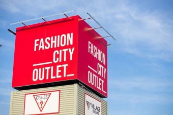 Συνεχίζονται  οι χειμερινές εκπτώσεις στο Fashion City Outlet
