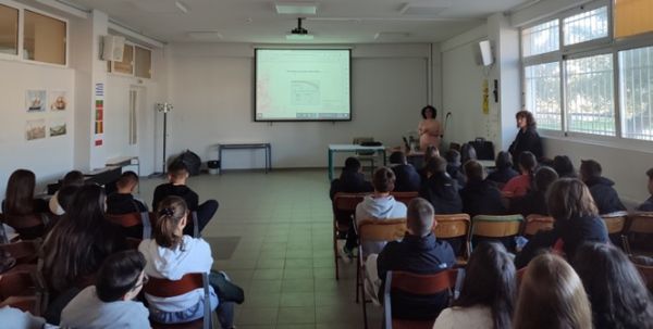 Ενημέρωση για το αλκοόλ και το κάπνισμα στο 2ο Γυμνάσιο Καρδίτσας