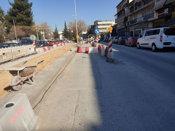 Παράταση κυκλοφοριακών ρυθμίσεων στην Ηρώων Πολυτεχνείου - Συνεχίζονται οι εργασίες για την ολοκλήρωση του Εσωτερικού Δακτυλίου Λάρισας
