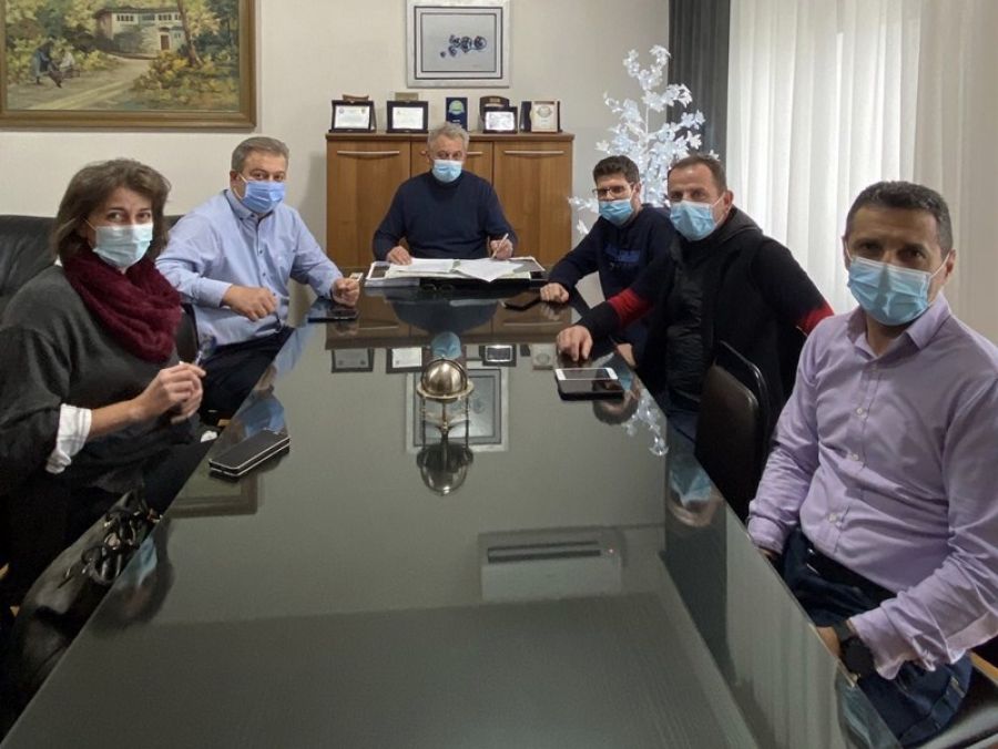 Υπογράφηκε η σύμβαση για τον αγωγό μεταφοράς νερού στον Κέδρο