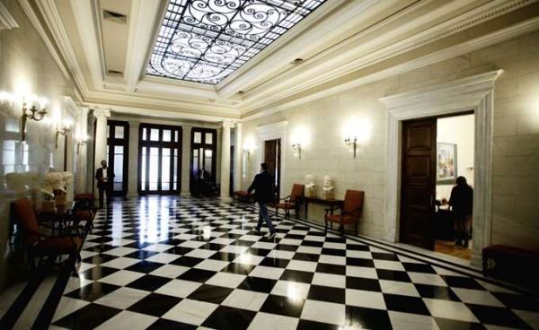 Με διάρκεια ένα έτος ο νέος Νόμος Κατσέλη