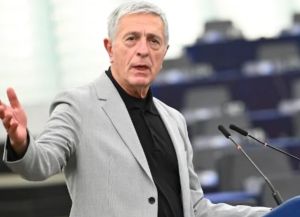 Προκαταρκτική εξέταση ξεκινά η Εισαγγελία Πρωτοδικών για την παγίδευση του τηλεφώνου του Στέλιου Κούλογλου με το Pegasus