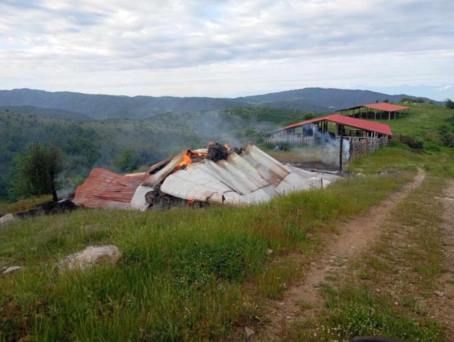 Κάηκε κτηνοτροφική μονάδα στο Μαυρέλι Τρικάλων