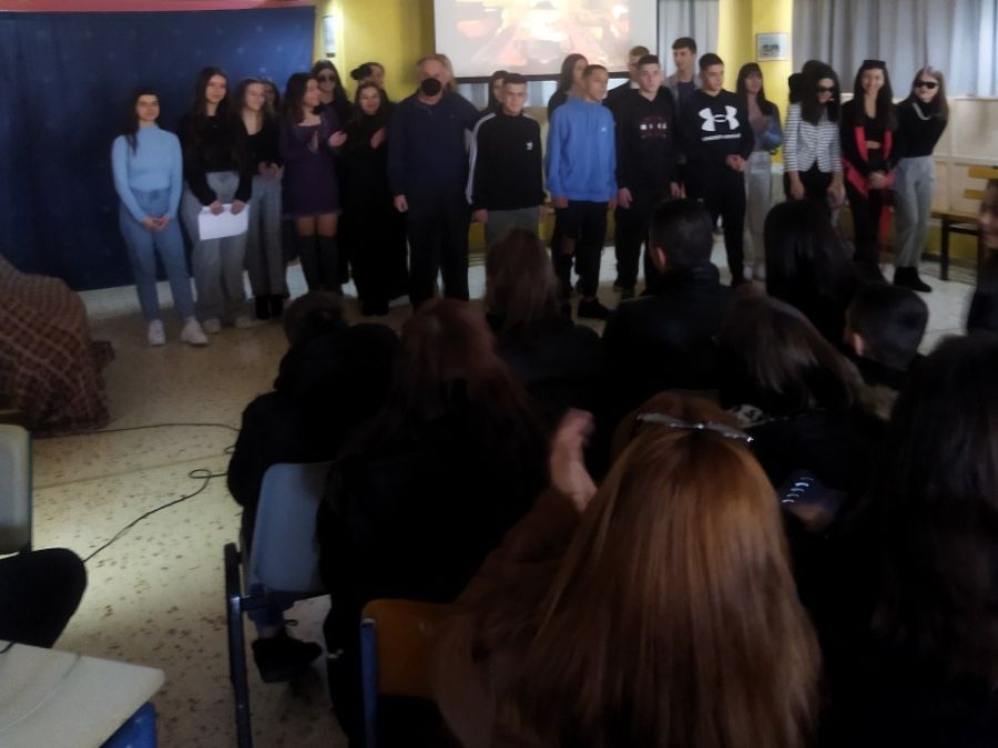 Παρουσίαση του θεατρικού έργου «Μια φορά στα χίλια χρόνια νο 2» από τους μαθητές του Γυμνασίου - Λ.Τ. Μητρόπολης