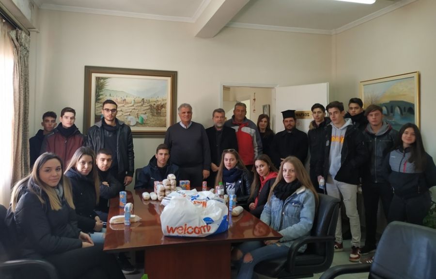 Επίσκεψη του ΓΕΛ Προαστίου στο Δημαρχείο Παλαμά για φιλανθρωπικούς λόγους