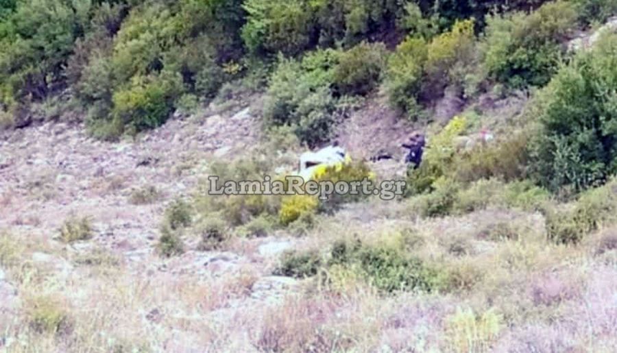 Ευρυτανία: Νεκρός 39χρονος που "έφυγε" σε γκρεμό με το αυτοκίνητό του - Σώα η ανιψιά του