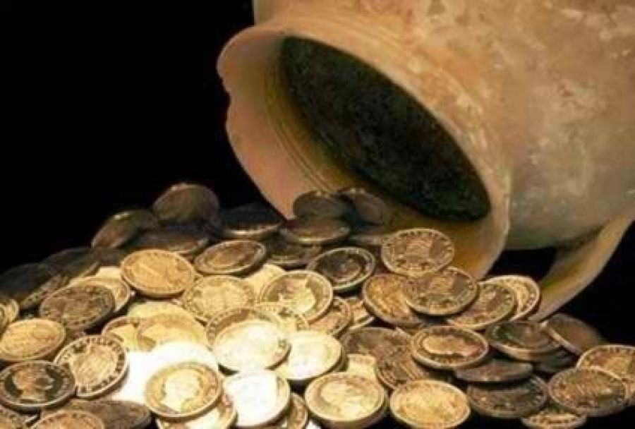 Θεσσαλονίκη: 88χρονη κατήγγειλε ότι της κλέψαν με απάτη 5 εκατ. ευρώ σε χρυσές λίρες!