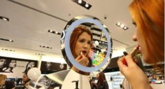 Έρευνα: Κενά στην ασφάλεια των καλλυντικών για τα χείλη – Τι δείχνουν δύο νέες μελέτες