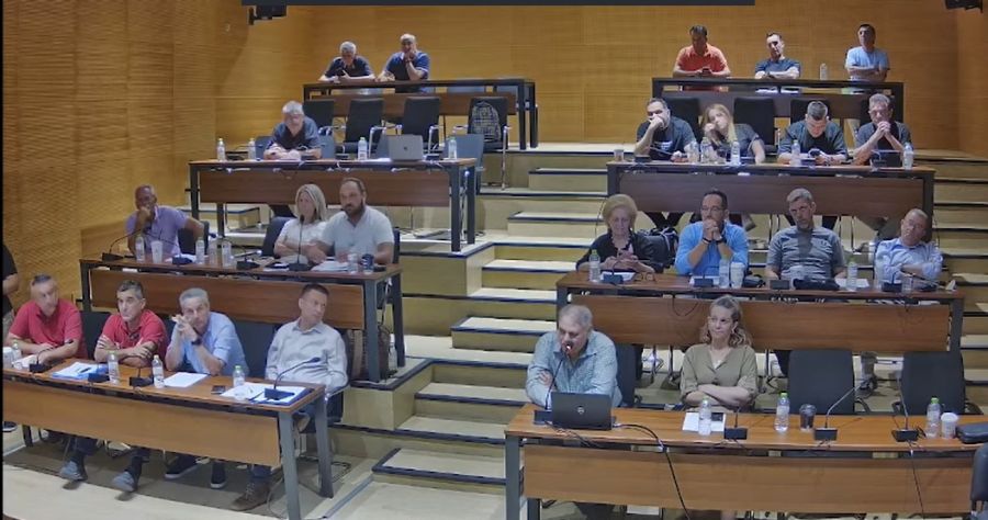 Προσομοιωτής F16 για μαθητές θα τοποθετηθεί στην είσοδο του δημαρχείου Καρδίτσας