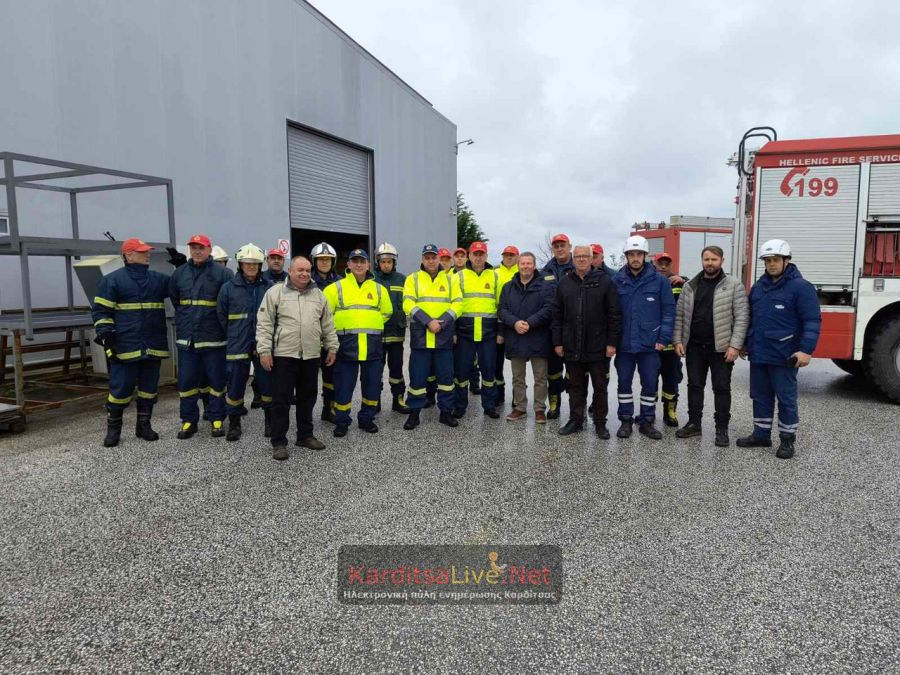 Π.Υ. Παλαμά: Άσκηση αντιμετώπισης πυρκαγιάς σε βιοτεχνία και απεγκλωβισμού ατόμου (+Φωτο)