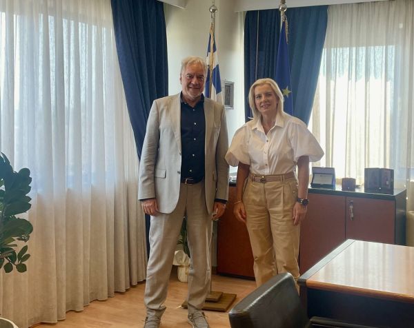 Με τη Γενική Γραμματέα της Αποκεντρωμένης Διοίκησης συναντήθηκε ο Διοικητής της 5ης ΥΠΕ