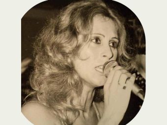 Απεβίωσε στα 82 η τραγουδίστρια Ρένα Κουμιώτη