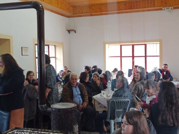 ...έκοψε την πρωτοχρονιάτικη πίττα του ο Λ.Α.Π. Σύλλογος Οξυάς