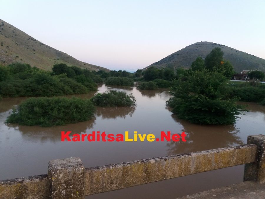 Υπεγράφη η σύμβαση για τον καθαρισμό 8 χλμ. του Ενιπέα ποταμού στο τμήμα από Βλοχό έως Κεραμίδι