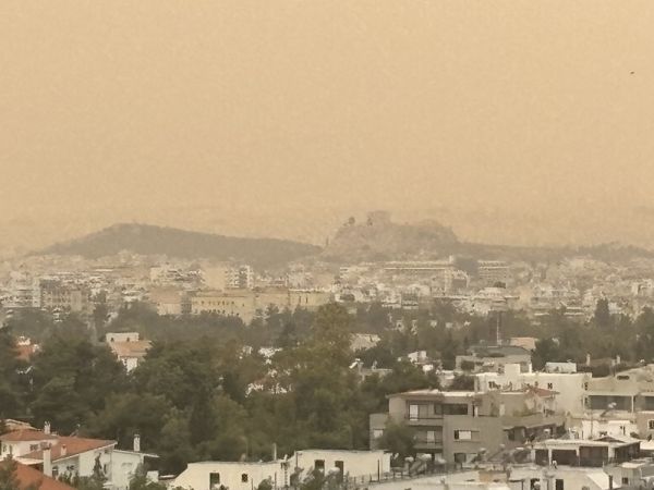 Συστάσεις του Υπουργείου Υγείας για την προστασία της δημόσιας υγείας από την "αφρικανική σκόνη"