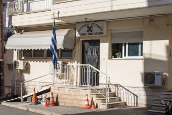 Φάρσαλα: Της έκλεψαν 220.000 ευρώ που έκρυβε σε βαρέλι!