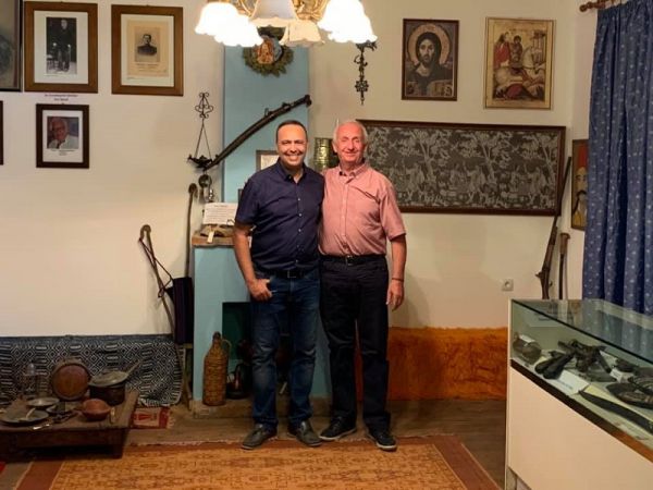 Δ. Γιώτης: "Από τόπο σε ..τόπο"