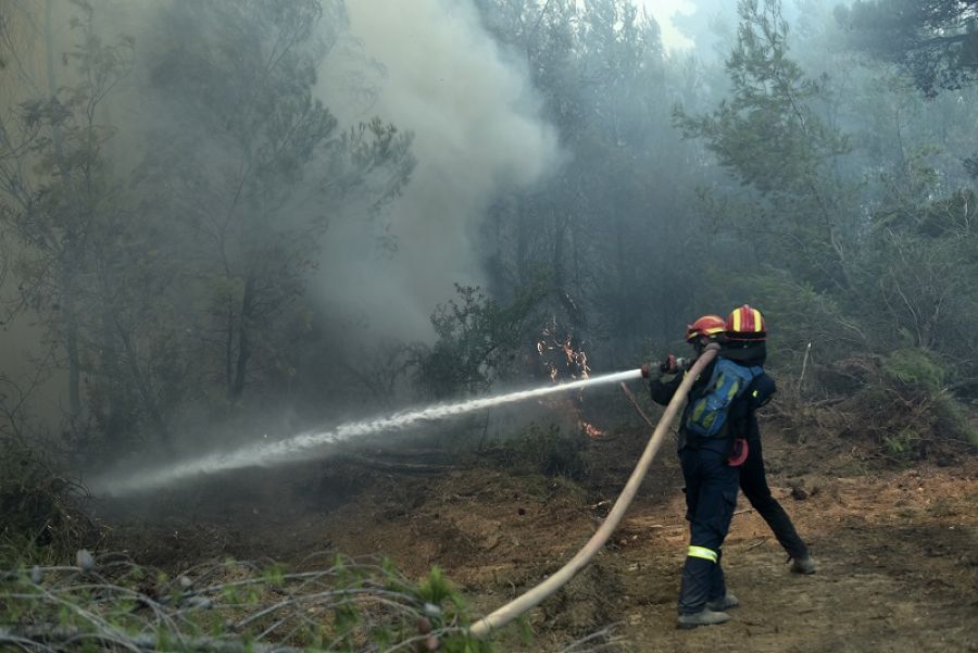 Σε εξέλιξη πυρκαγιά σε δασική έκταση στον Μάραθο Ευρυτανίας