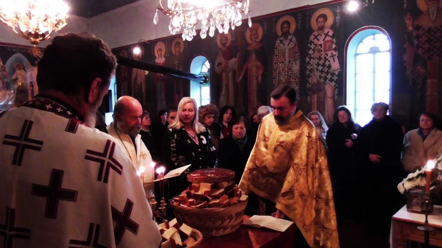 Λιαπή Δήμητρα: Εκκλησία Αγίου Σεραφείμ Πεζούλας - Το χάσμα ανάμεσα στα λόγια και στα έργα