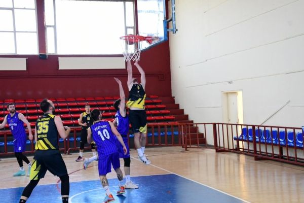 Μεγάλος νικητής στο τοπικό ντέρμπι αναδείχθηκε ο Γ. Σ. Μουζακίου καθώς επιβλήθηκε εκτός έδρας του Απόλλωνα Καρδίτσας με σκορ 47-61