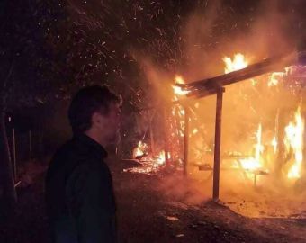 Καταστράφηκε ολοσχερώς ο ξενώνας στη Μελιβοία μετά από πυρκαγιά