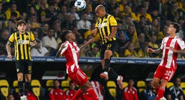 Super League: Αήττητη η πρωταθλήτρια ΑΕΚ στα play offs