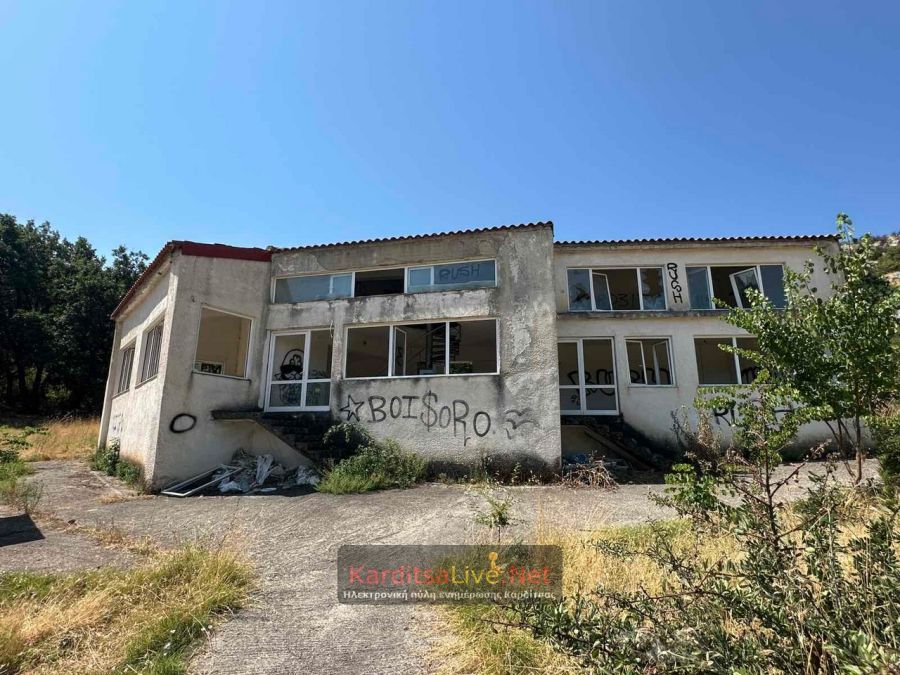 Εικόνες βανδαλισμού και πλήρους εγκατάλειψης στο δημοτικό πάρκο αναψυχής «Φεγγαρόψαρο» στο Καλλίθηρο Καρδίτσας (+Φωτο +Βίντεο)