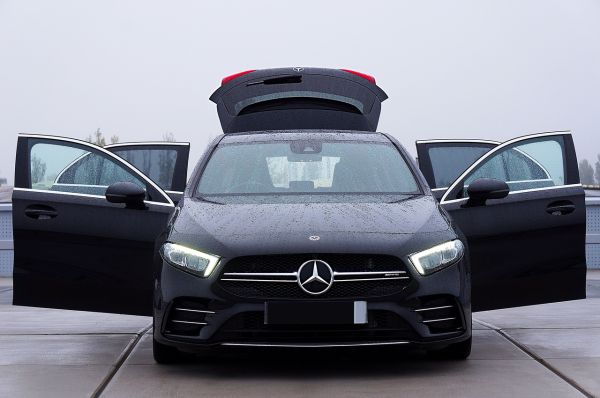 Πώς η Mercedes-Benz A 180 φέρνει την πολυτέλεια στην καθημερινή οδήγηση
