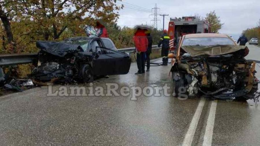 Φθιώτιδα: Μετωπική σύγκρουση αυτοκινήτων με δύο τραυματίες (+Φωτο)