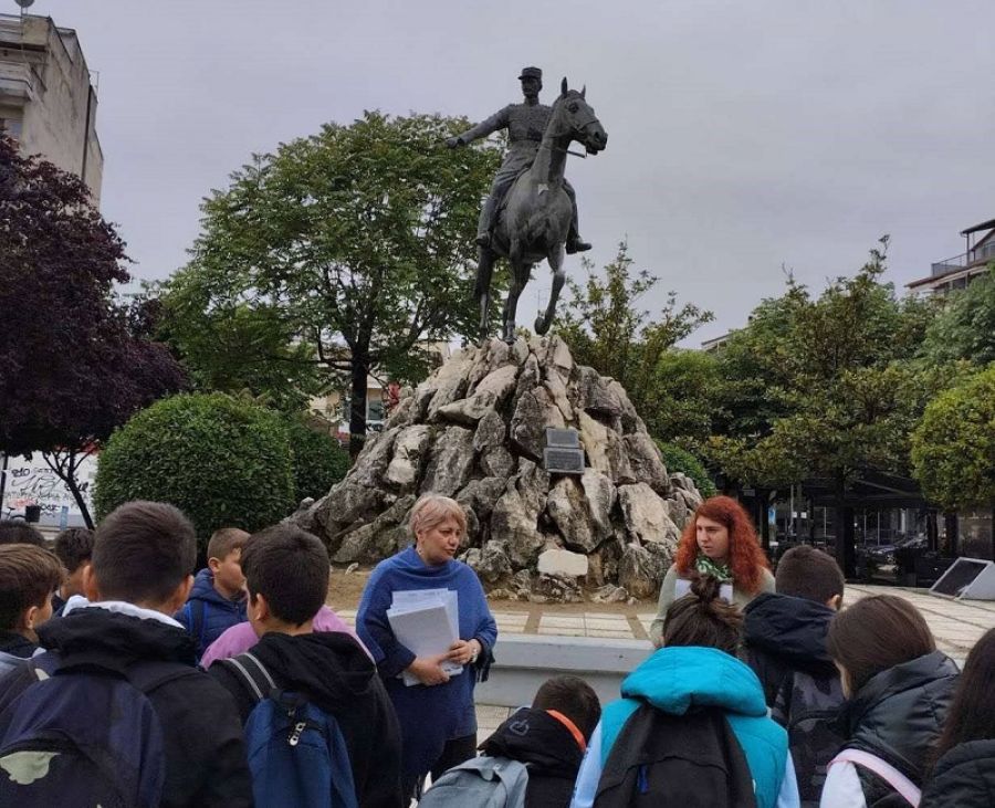 18o Δημοτικό Σχολείο Καρδίτσας: Μνημειακός περίπατος στην πόλη