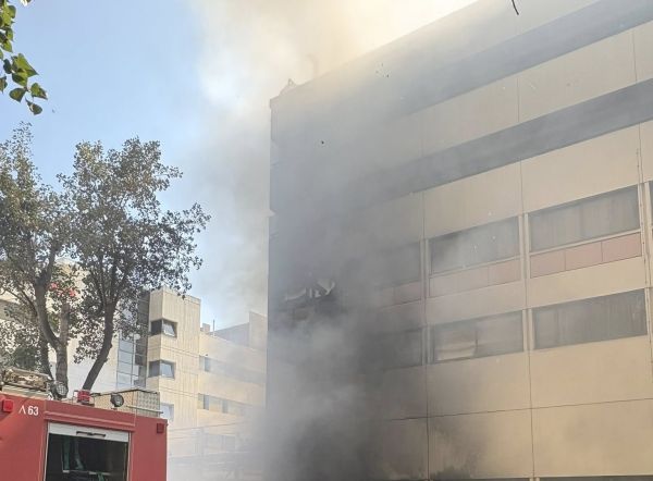 Αντιμετωπίστηκε άμεσα, πυρκαγιά, σε χώρο κτιρίου ιδιωτικής κλινικής στο Χολαργό (+Φωτο)
