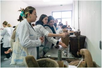 Συνεχίζεται με επιτυχία το Ανοιχτό Εργαστήριο Συντήρησης στον Πολυχώρο Καρδιτσομαγούλας