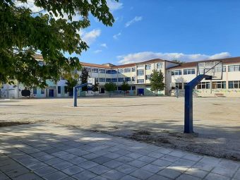 Δημοπρατείται το έργο των παρεμβάσεων έξω από 24 σχολικά συγκροτήματα του Δήμου Καρδίτσας