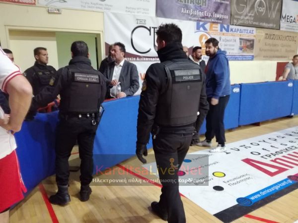 Άναψαν τα "αίματα" στον αγώνα του ΣΠΑΚ με το Πανόραμα - Κλήθηκε η αστυνομία (+Φώτο)