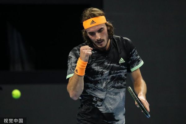 Εύκολα στα ημιτελικά του τουρνουά του ATP Finals ο Τσιτσιπάς