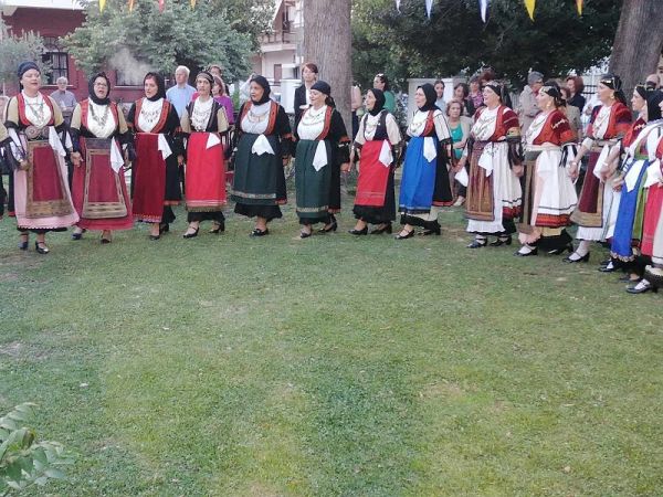 Πραγματοποιήθηκε παρουσία πλήθους κόσμου, η εκδήλωση «Το Σεργιάνι της Παναγίας» του Πολιτιστικού Συλλόγου Καμινάδων