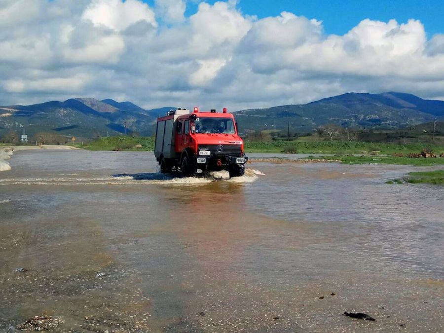 Δραματική η κατάσταση στο Ρούσσο, πλημμυρισμένο το Γεωργικό, εκκενώθηκε η Μαύρικα