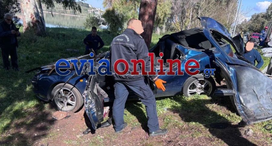 Χαλκίδα: Σφοδρή πρόσκρουση αυτοκινήτου πάνω σε δέντρο - Δύο νεαροί άνδρες νεκροί (+Φωτο)