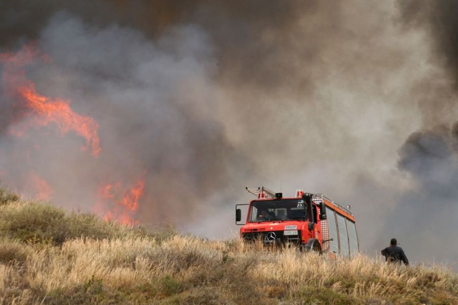 Σε κατάσταση έκτακτης ανάγκης πολιτικής προστασίας κηρύχθηκαν περιοχές στην Εύβοια λόγω των δασικών πυρκαγιών