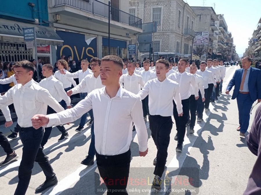 Εντυπωσιακή η παρέλαση για την επέτειο της 25ης Μαρτίου στην Καρδίτσα (+Φώτο +Βίντεο)