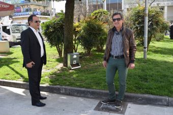 Ταΐστρες για τα αδέσποτα τοποθετήθηκαν σε κεντρικά σημεία της Καρδίτσας